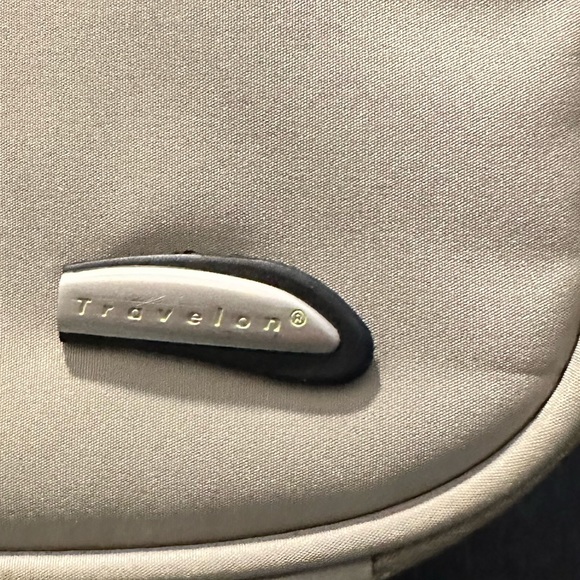 Travelon Cross Body Bag - Picture 11 of 11